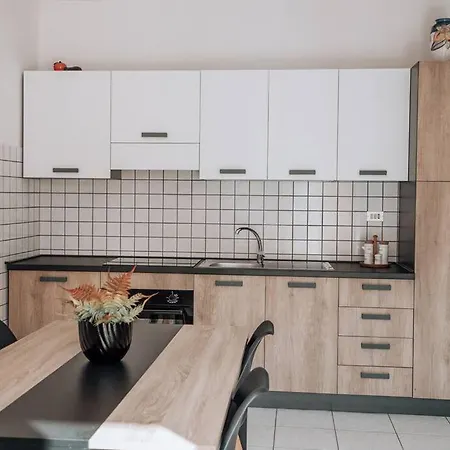 Three-square House {apartment}