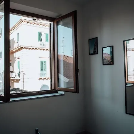 Three-square House {apartment} Apartment Gioiosa Marea