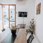 Three-square House {apartment} Apartamento