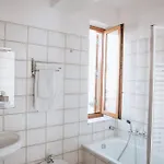 Three-square House {apartment} Apartamento *