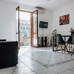 Three-square House {apartment} Apartamento