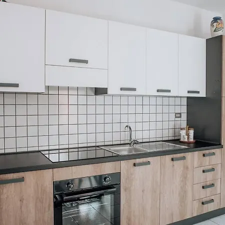 Three-square House {apartment} *