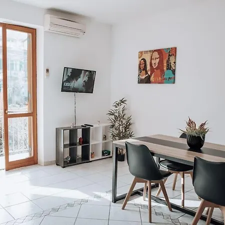 Apartamento Three-square House {apartment} *